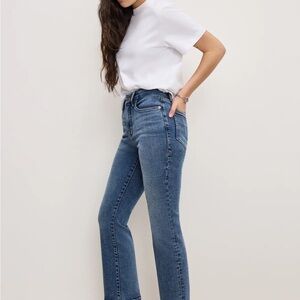 Good American Petite Straight Light Compression Jeans | Indigo Wash
